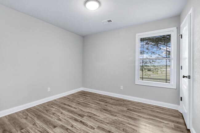 Building Photo - 100 Graystone Ct