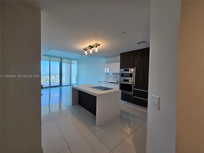 Foto del edificio - 851 NE 1st Ave
