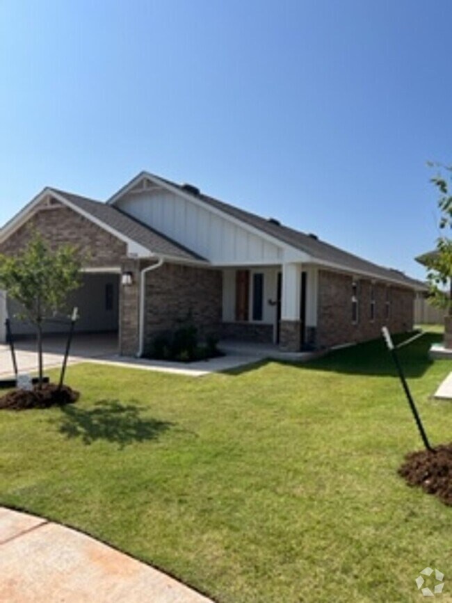 Building Photo - 2940 NW 196th Pl