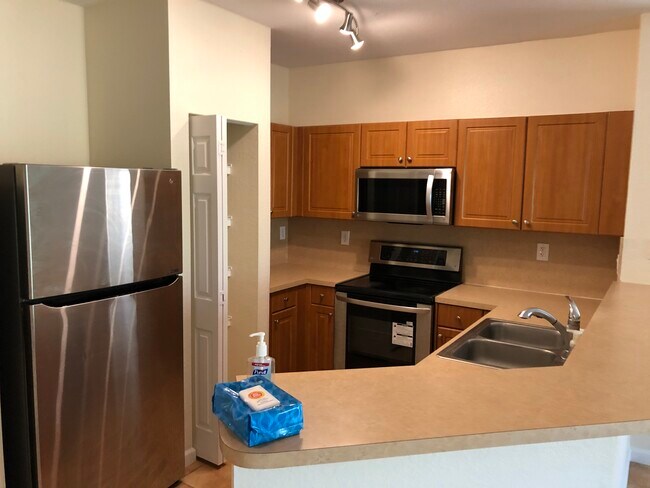 Foto del edificio - 5023 SE Mariner Garden Cir