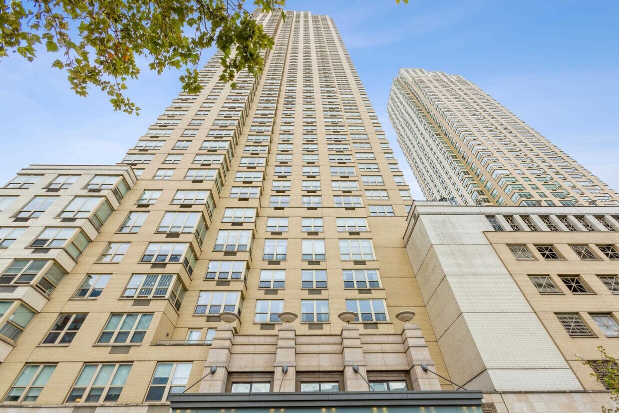 88 St Unit 4907, Jersey City, NJ 07302 Condo for Rent in Jersey City, NJ