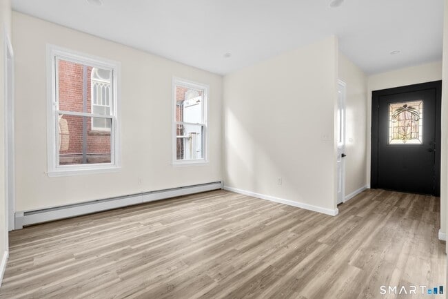 Building Photo - 81 Hungerford St