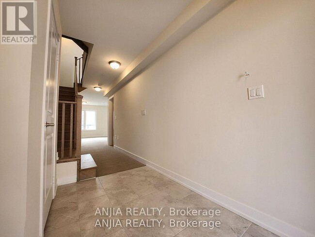 Building Photo - 104 Credit Ln