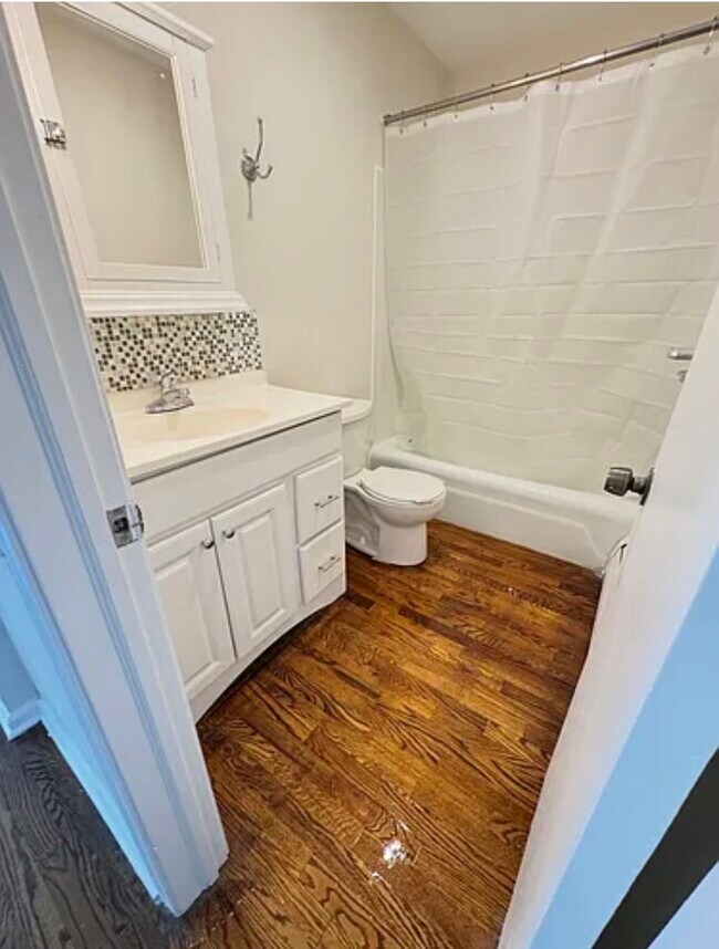 Baño completo - 40 Franklin St