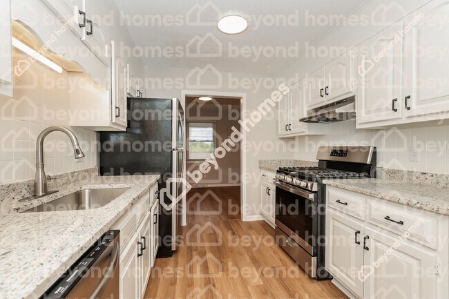 Foto del edificio - Freshly Renovated 3 Bedroom 2 Bath Home - ...
