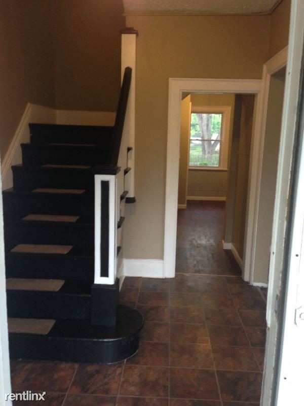 Building Photo - 3 br, 1 bath Apartment - 67 Custer Street