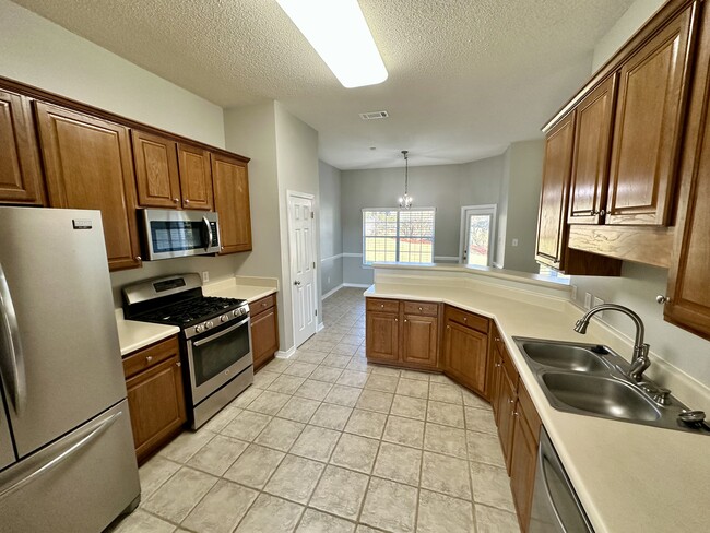 Building Photo - 27094 Stratford Glen Dr