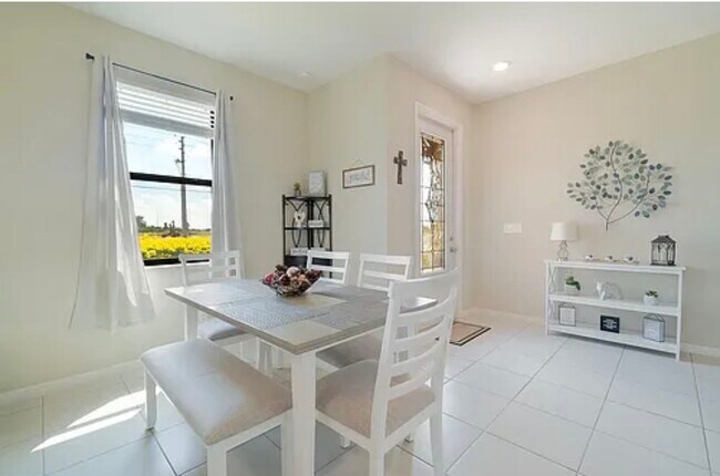 Building Photo - 5102 Joyous Pl