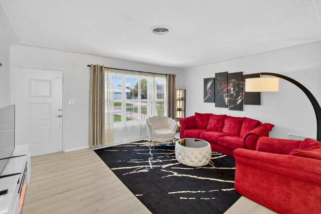 Foto del edificio - 6945 11th Ave N
