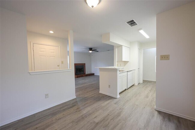 Building Photo - 8701 Schick Rd