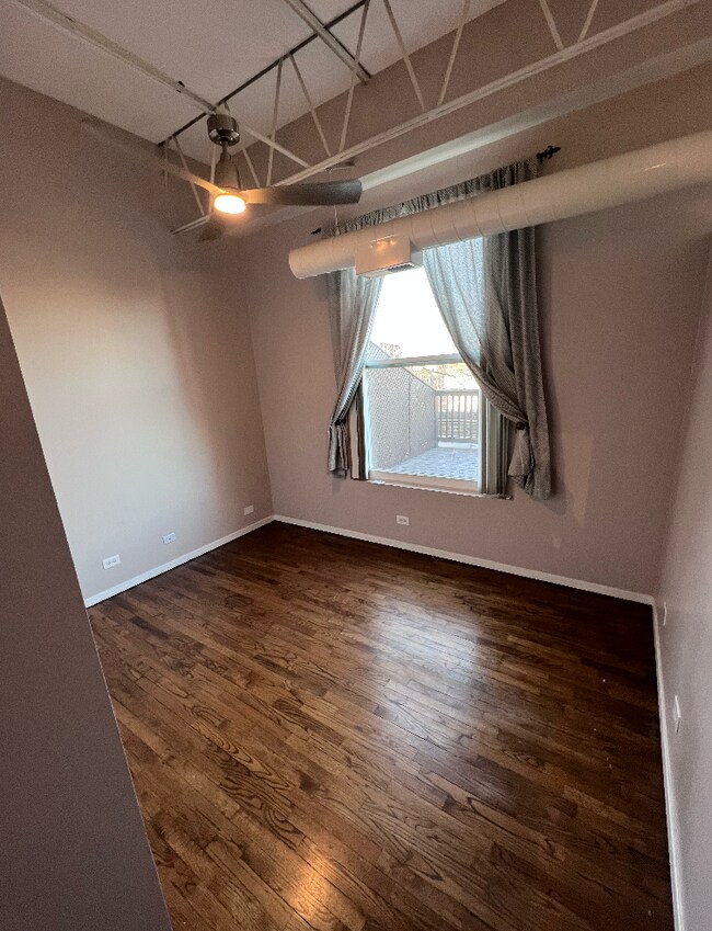 Foto del edificio - 525 N Ada St