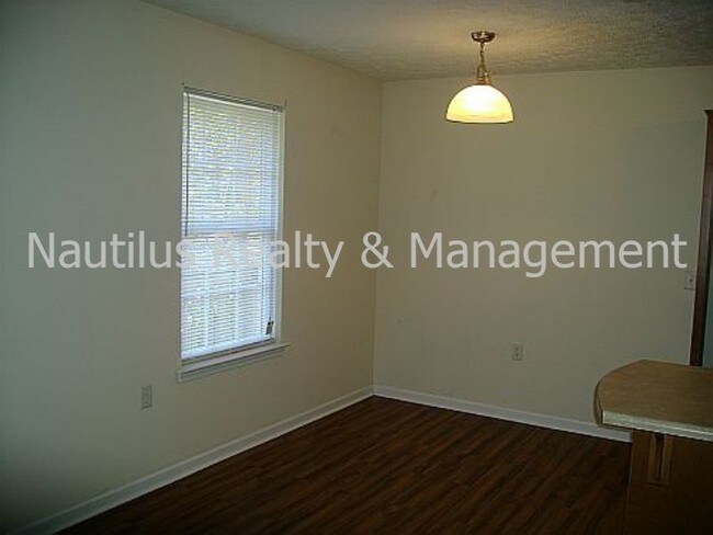 Building Photo - 1145 N Harris Ave