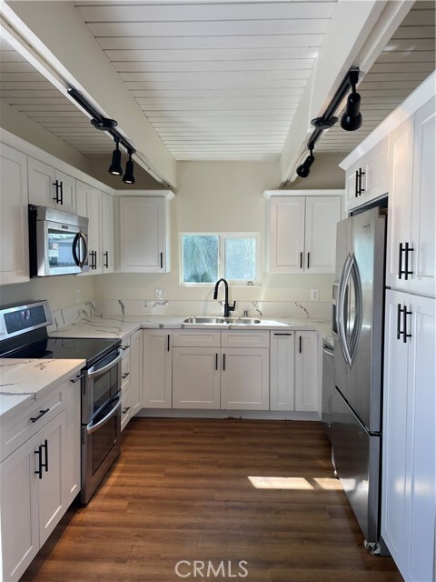 Foto del edificio - 11571 Archwood St