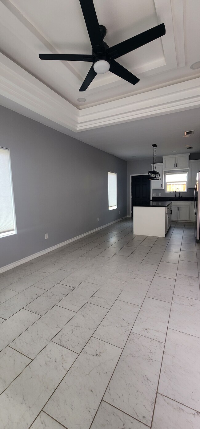 Foto del edificio - 5809 Ozark Ave