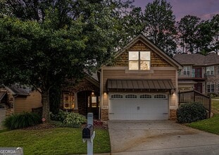 Building Photo - 180 Greenview Dr