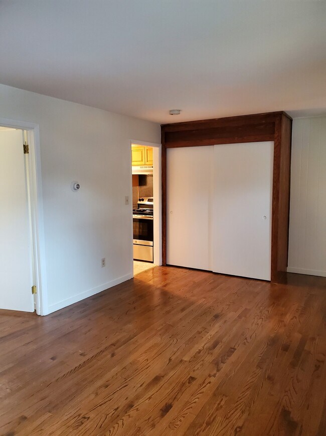 Foto del edificio - 50 Country Club Rd