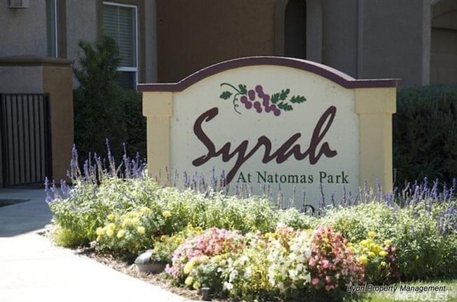 Building Photo - Cozy Condo nestled in Syrah at Natomas!