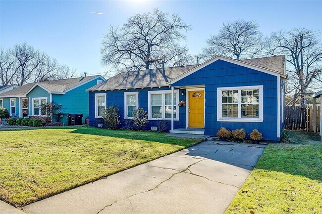 Building Photo - 4733 Calmont Ave