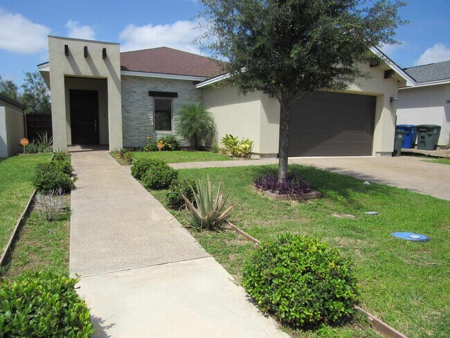 Building Photo - 2419 Messi St
