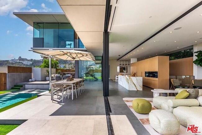 Foto del edificio - 1807 Blue Heights Dr