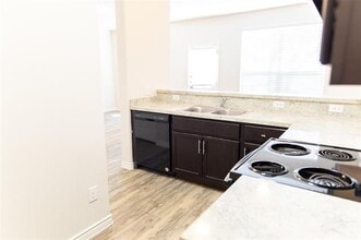 Building Photo - 9942 Chilmark Way