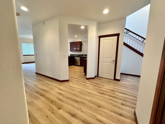 Foto del edificio - Spacious 4 bed fenced home in desirable Mi...