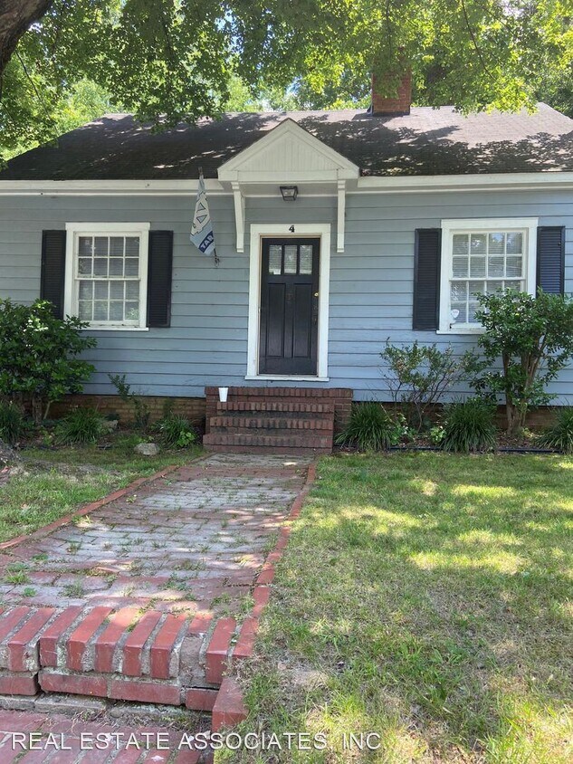 Foto principal - 3 br, 1 bath House - 4 Colony Court