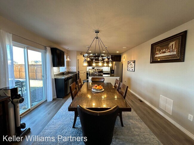 Building Photo - 5 br, 4 bath House - 9960 Castor Dr