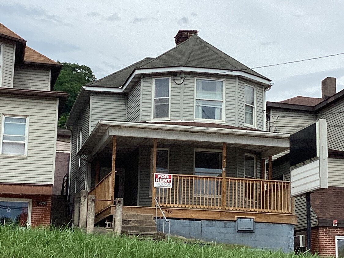 House - 716 Beechurst Ave