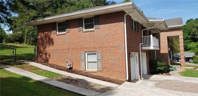 Building Photo - 3662 Rock Springs Dr