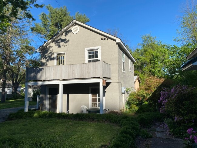 Building Photo - 208 Meade Ave
