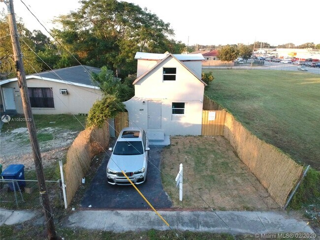 Building Photo - 1713 NW 76th Terrace