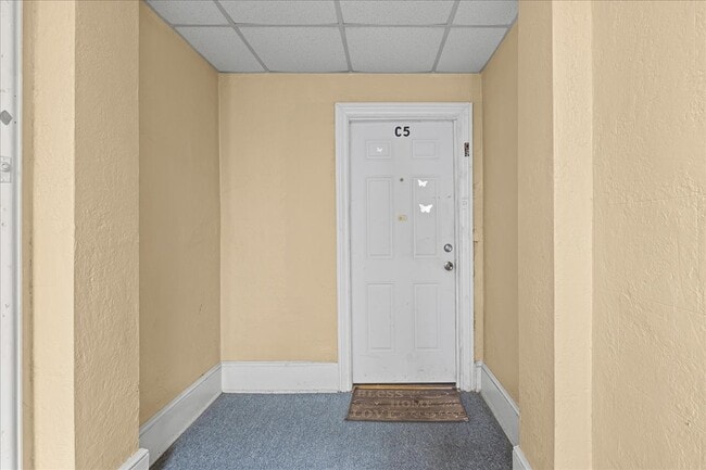 Building Photo - 33 S Iowa Ave