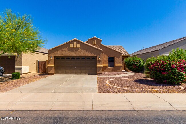 Building Photo - 36532 W Barcelona Ln