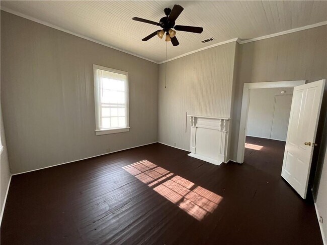 Foto del edificio - 1003 Texas St