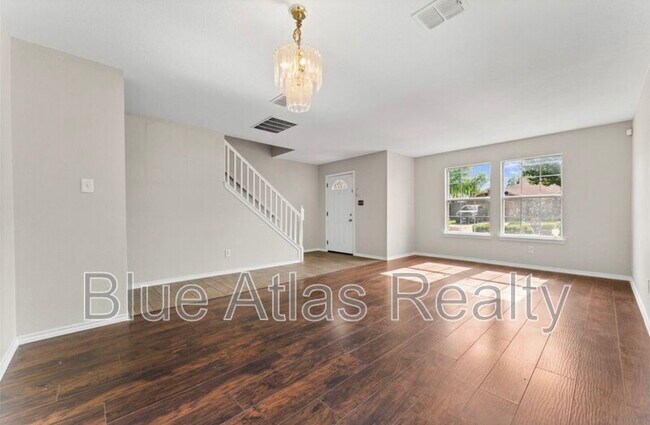 Photo - 1817 Cedarbriar Dr House