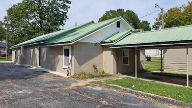 Building Photo - 1306 Iowa Ave