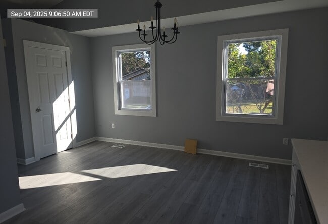 Foto del edificio - 7730 Meadow Rd