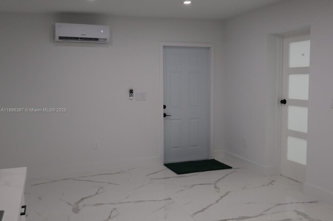 Foto del edificio - 9701 SW 30th St