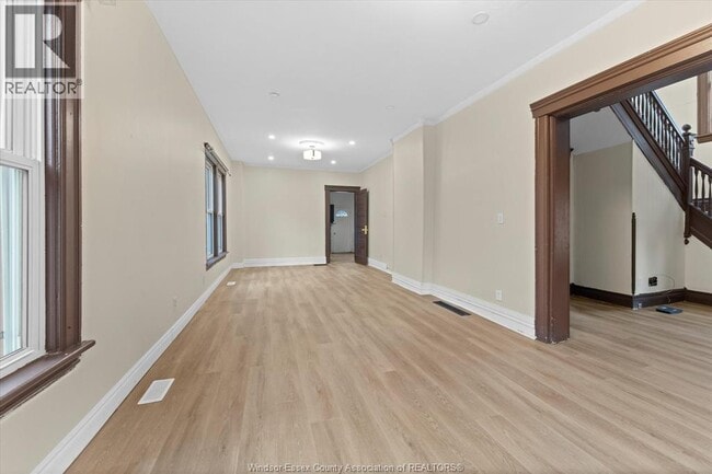 Building Photo - 470 Lincoln Rd