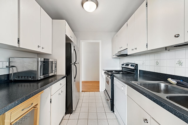 Primary Photo - 1255 N Sandburg Ter