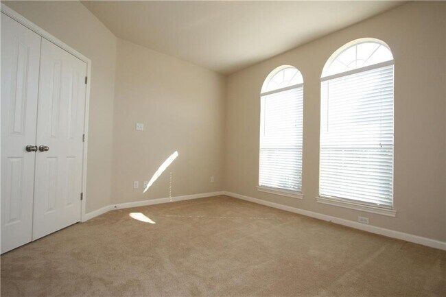 Building Photo - 8016 Levata Dr
