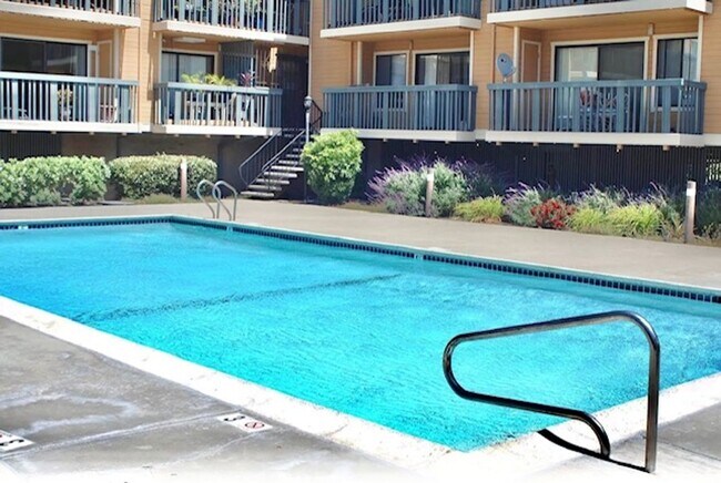 Building Photo - 2 Bed 2 Bath Condo in San Pablo - COMING SOON!!