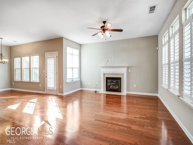 Foto del edificio - 54 Medallion Park