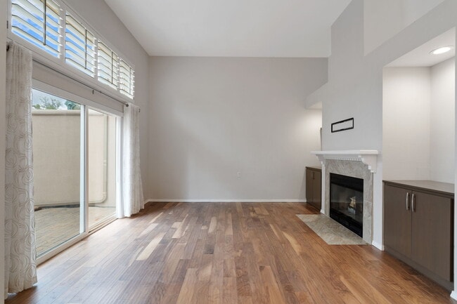 Building Photo - 663 Bishops Lodge Rd