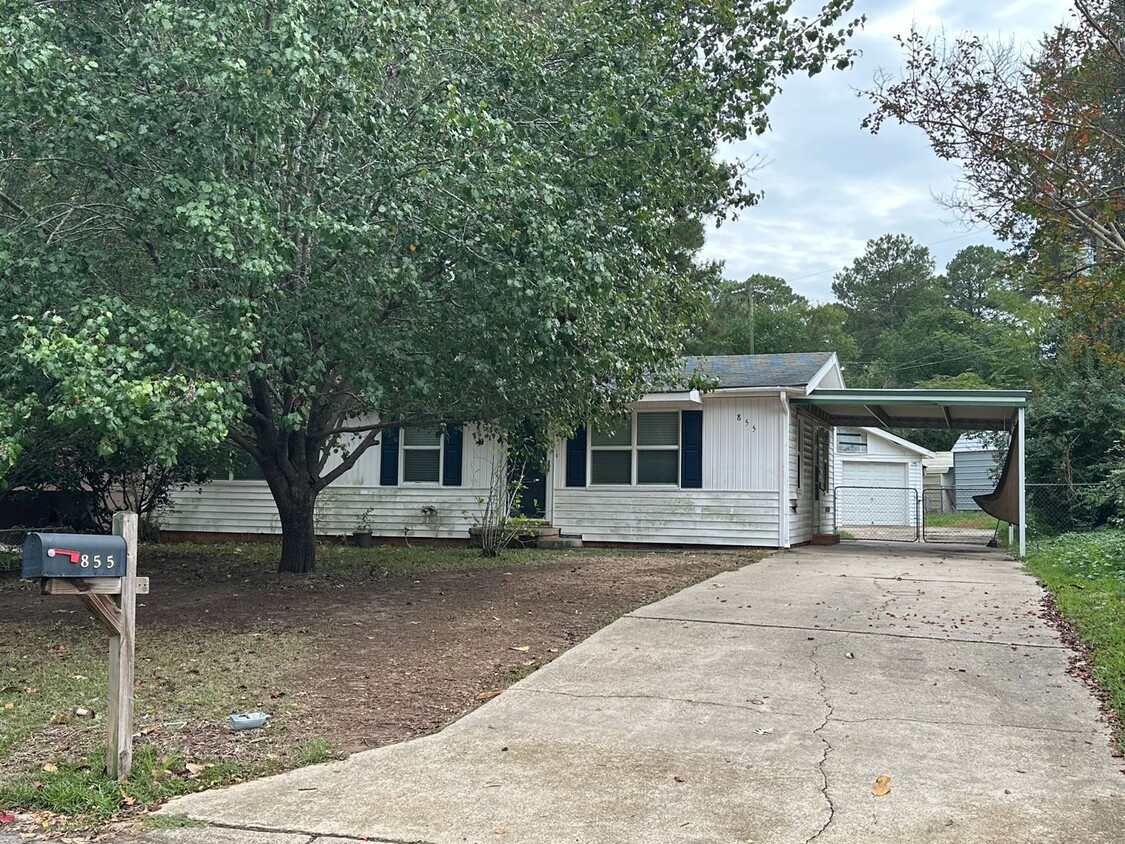 Primary Photo - Beautiful Southern Hills Home