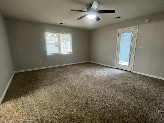 Building Photo - Southaven 4 bedrooms!