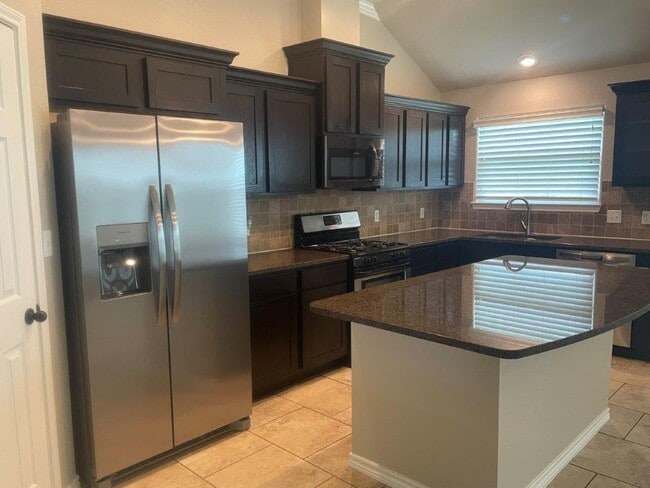 Building Photo - 3942 Las Bahias Dr