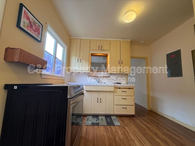 Building Photo - 138 17th St