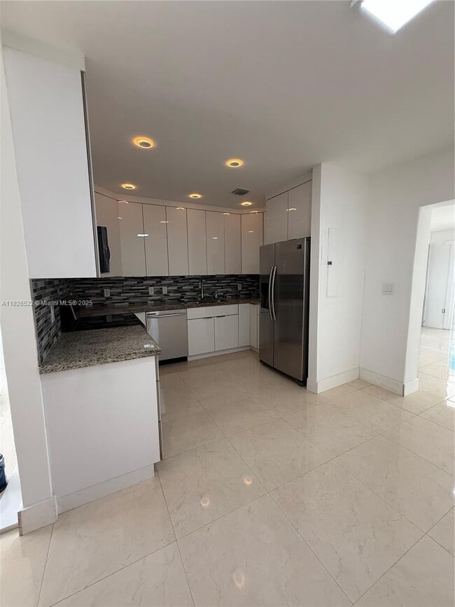 Foto del edificio - 7140 SW 4th St